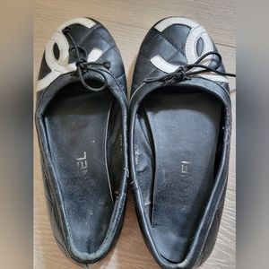 Chanel Cambon flats
